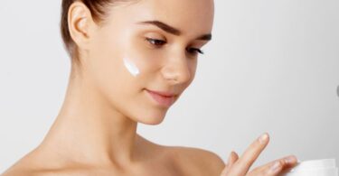 essential winter skincare tips to follow